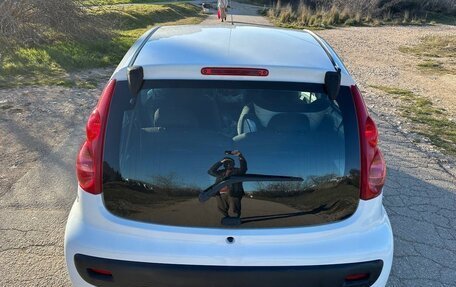 Peugeot 107 I рестайлинг, 2011 год, 499 000 рублей, 16 фотография