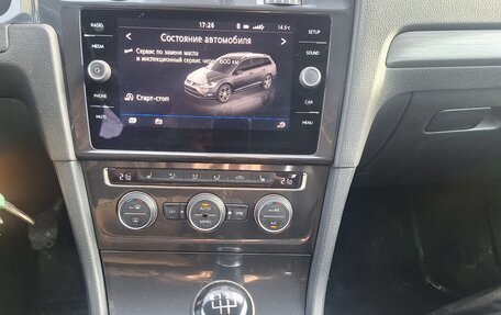 Volkswagen Golf VII, 2018 год, 1 450 000 рублей, 2 фотография