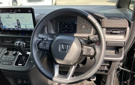 Honda Stepwgn, 2023 год, 2 350 000 рублей, 10 фотография