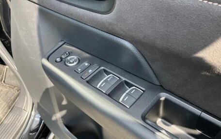 Honda Stepwgn, 2023 год, 2 350 000 рублей, 20 фотография