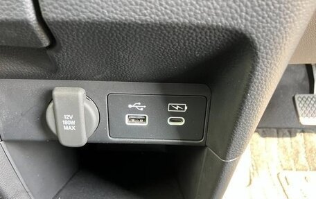 Honda Stepwgn, 2023 год, 2 350 000 рублей, 19 фотография