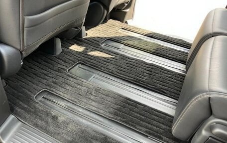 Honda Stepwgn, 2023 год, 2 350 000 рублей, 24 фотография