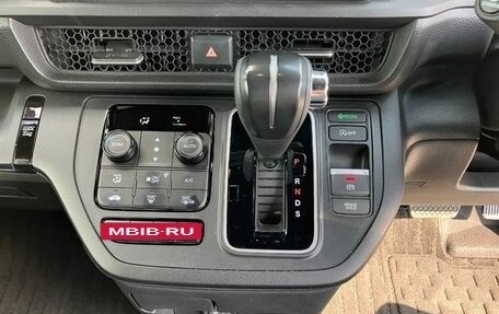 Honda Stepwgn, 2023 год, 2 350 000 рублей, 18 фотография