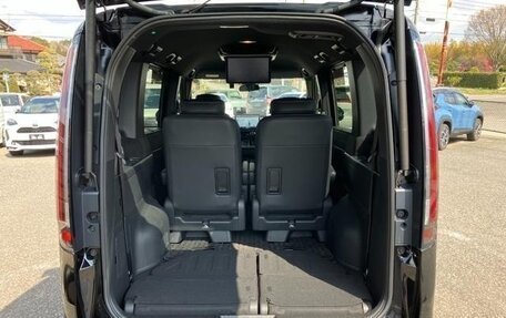 Honda Stepwgn, 2023 год, 2 350 000 рублей, 32 фотография