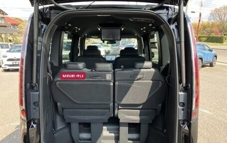 Honda Stepwgn, 2023 год, 2 350 000 рублей, 33 фотография