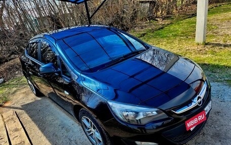 Opel Astra J, 2013 год, 637 000 рублей, 2 фотография