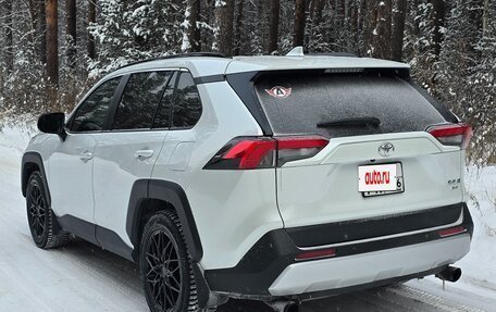 Toyota RAV4, 2024 год, 3 900 000 рублей, 7 фотография