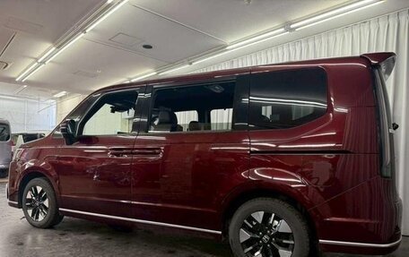 Honda Stepwgn, 2023 год, 2 600 000 рублей, 8 фотография