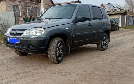 Chevrolet Niva I рестайлинг, 2019 год, 600 000 рублей, 4 фотография