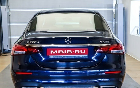 Mercedes-Benz E-Класс, 2020 год, 3 350 000 рублей, 5 фотография