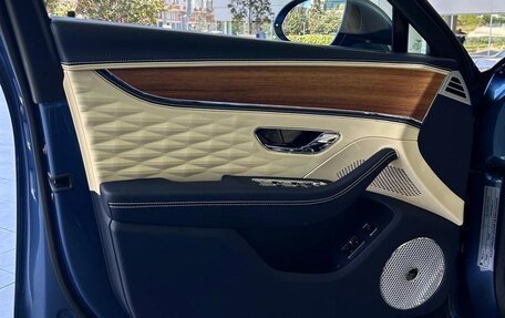 Bentley Flying Spur, 2024 год, 35 000 000 рублей, 9 фотография