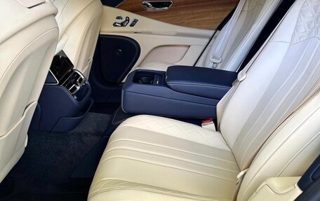 Bentley Flying Spur, 2024 год, 35 000 000 рублей, 11 фотография