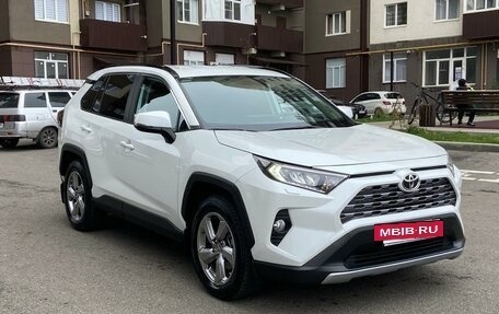 Toyota RAV4, 2020 год, 3 730 000 рублей, 3 фотография