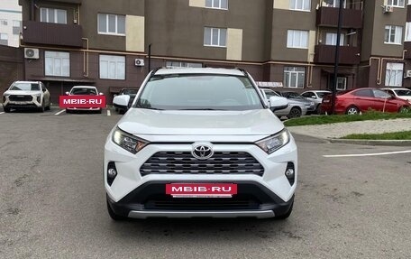 Toyota RAV4, 2020 год, 3 730 000 рублей, 2 фотография