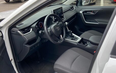 Toyota RAV4, 2020 год, 3 730 000 рублей, 6 фотография