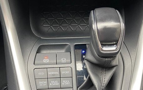 Toyota RAV4, 2020 год, 3 730 000 рублей, 8 фотография