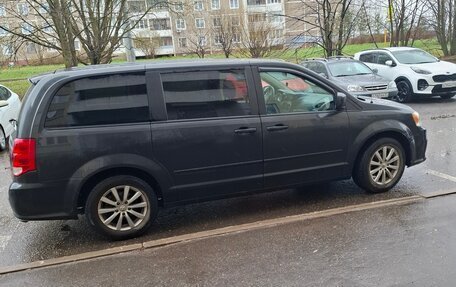 Dodge Caravan V, 2011 год, 1 350 000 рублей, 4 фотография