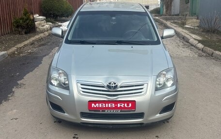 Toyota Avensis III рестайлинг, 2008 год, 700 000 рублей, 1 фотография