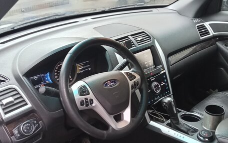 Ford Explorer VI, 2013 год, 1 350 000 рублей, 7 фотография