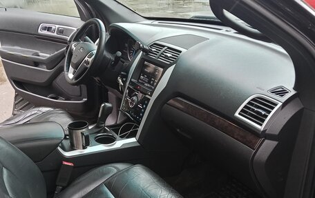 Ford Explorer VI, 2013 год, 1 350 000 рублей, 8 фотография