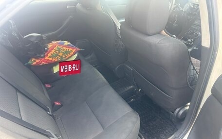 Toyota Avensis III рестайлинг, 2008 год, 700 000 рублей, 9 фотография