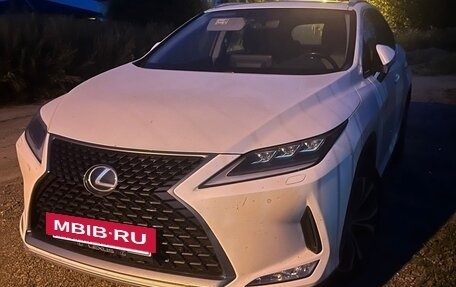 Lexus RX IV рестайлинг, 2019 год, 4 400 000 рублей, 6 фотография