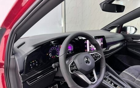 Volkswagen Golf VIII, 2022 год, 2 330 000 рублей, 9 фотография