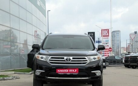 Toyota Highlander III, 2011 год, 2 310 000 рублей, 2 фотография