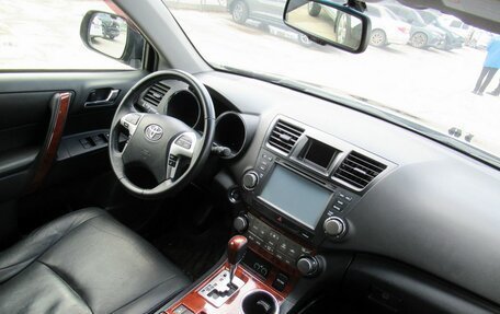 Toyota Highlander III, 2011 год, 2 310 000 рублей, 19 фотография