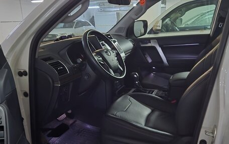 Toyota Land Cruiser Prado 150 рестайлинг 2, 2020 год, 6 650 000 рублей, 2 фотография