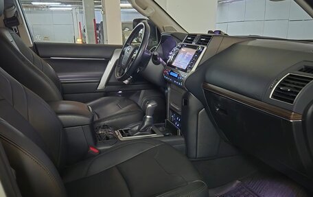 Toyota Land Cruiser Prado 150 рестайлинг 2, 2020 год, 6 650 000 рублей, 6 фотография