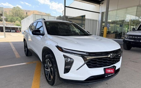 Chevrolet Trax, 2023 год, 1 930 000 рублей, 3 фотография