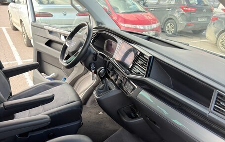 Volkswagen Multivan T6 рестайлинг, 2021 год, 10 500 000 рублей, 5 фотография