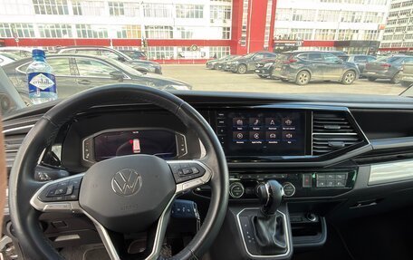 Volkswagen Multivan T6 рестайлинг, 2021 год, 10 500 000 рублей, 8 фотография