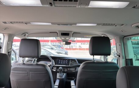 Volkswagen Multivan T6 рестайлинг, 2021 год, 10 500 000 рублей, 13 фотография