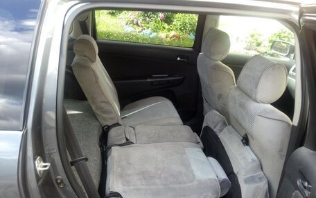 Toyota Wish II, 2004 год, 650 000 рублей, 8 фотография