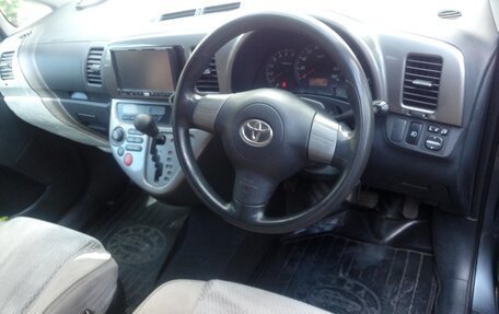 Toyota Wish II, 2004 год, 650 000 рублей, 17 фотография