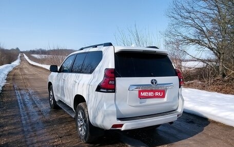 Toyota Land Cruiser Prado 150 рестайлинг 2, 2017 год, 6 700 000 рублей, 3 фотография