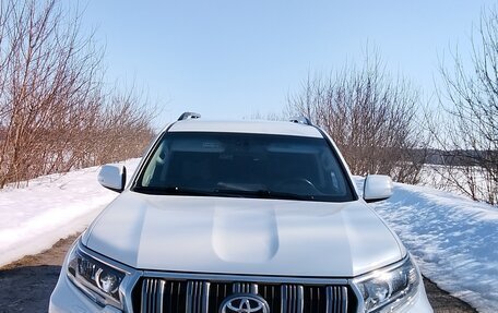 Toyota Land Cruiser Prado 150 рестайлинг 2, 2017 год, 6 700 000 рублей, 6 фотография