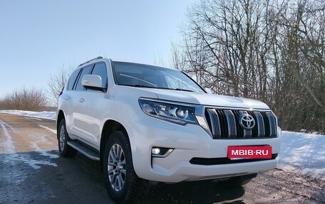 Toyota Land Cruiser Prado 150 рестайлинг 2, 2017 год, 6 700 000 рублей, 5 фотография