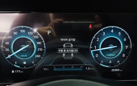 Hyundai Elantra, 2022 год, 1 700 000 рублей, 8 фотография