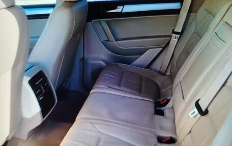 Volkswagen Touareg III, 2011 год, 1 980 000 рублей, 10 фотография