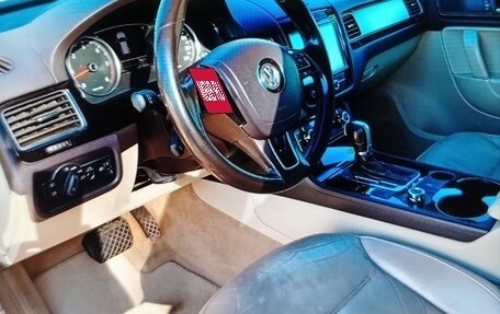 Volkswagen Touareg III, 2011 год, 1 980 000 рублей, 9 фотография