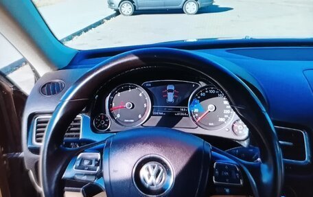 Volkswagen Touareg III, 2011 год, 1 980 000 рублей, 14 фотография