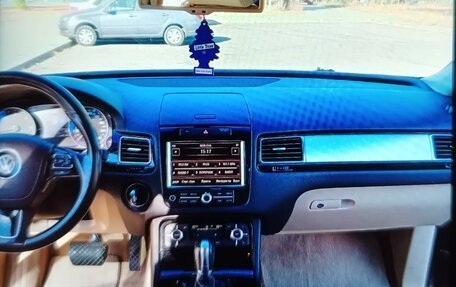 Volkswagen Touareg III, 2011 год, 1 980 000 рублей, 15 фотография