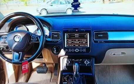 Volkswagen Touareg III, 2011 год, 1 980 000 рублей, 13 фотография