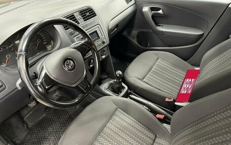 Volkswagen Polo VI (EU Market), 2017 год, 900 000 рублей, 7 фотография