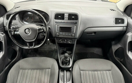 Volkswagen Polo VI (EU Market), 2017 год, 900 000 рублей, 14 фотография