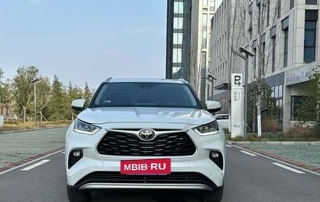 Toyota Highlander, 2024 год, 4 373 000 рублей, 2 фотография