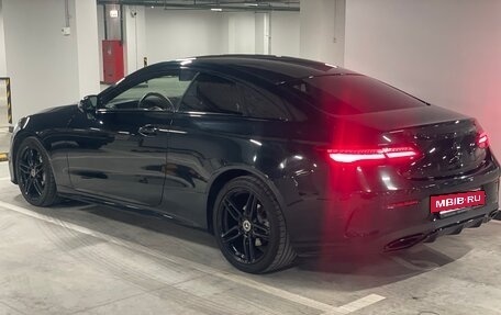 Mercedes-Benz E-Класс, 2019 год, 3 449 000 рублей, 5 фотография